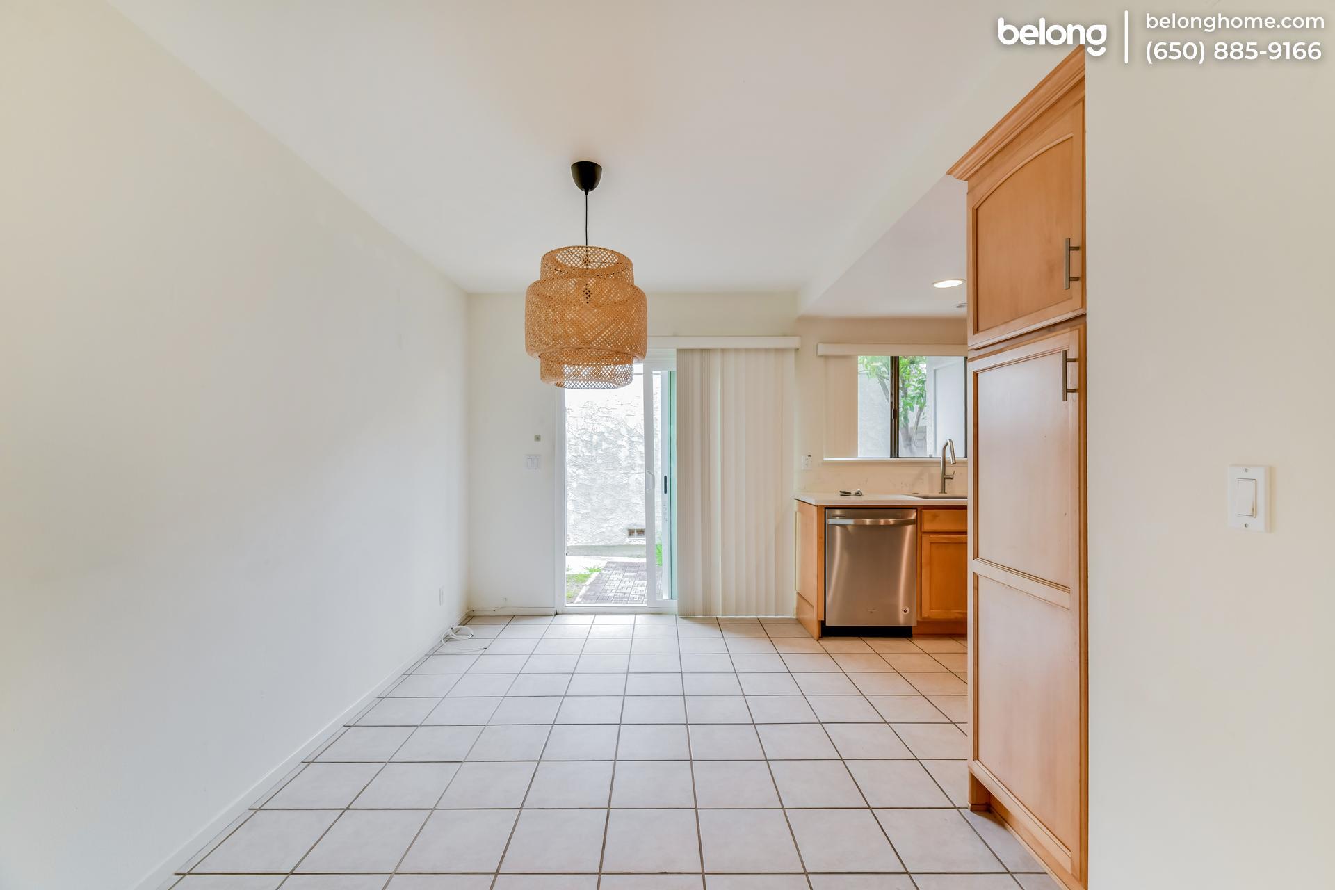Building Photo - 27907 Ridgecove Ct N