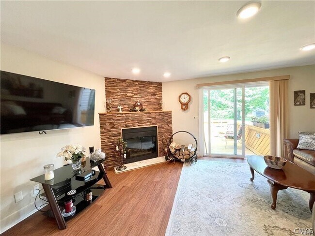 Building Photo - 8423 Bubbling Springs Dr