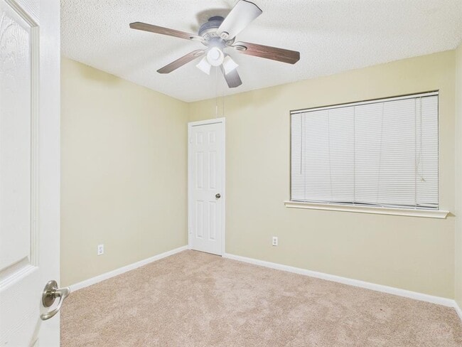 Building Photo - 14405 Tiffer Ln