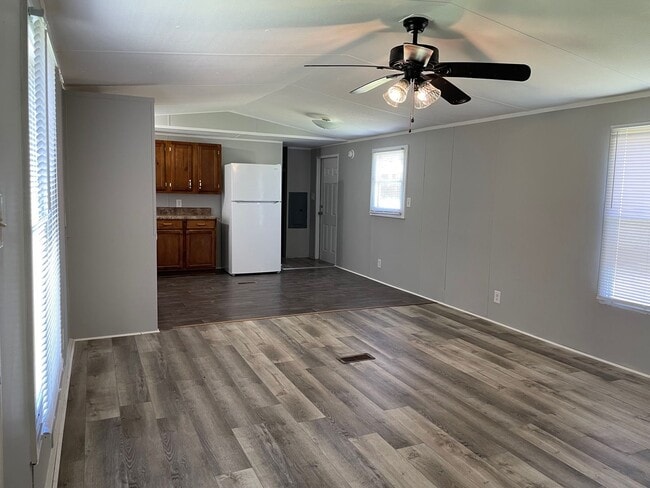 Building Photo - 3 Bed, 2 Bath Mobile Home in Sanford NC