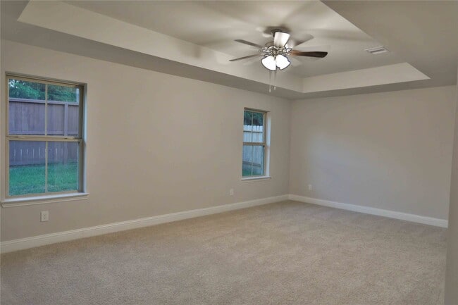 Building Photo - 300 Terra Vis Cir