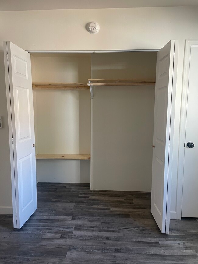 Building Photo - 9074 Paradise Park Dr