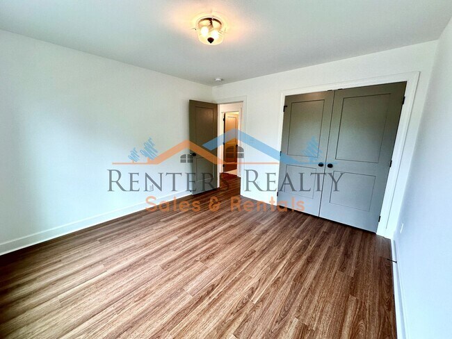 Building Photo - 3BR Home with Office, Bonus Room, Large Kitchen Island, 2-Car Garage & Large Yard – Huntsville Li...