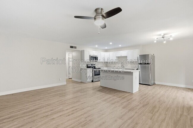 Building Photo - 5525 E Thomas Rd