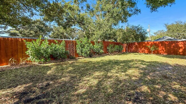 Building Photo - 4517 S Hesperides St