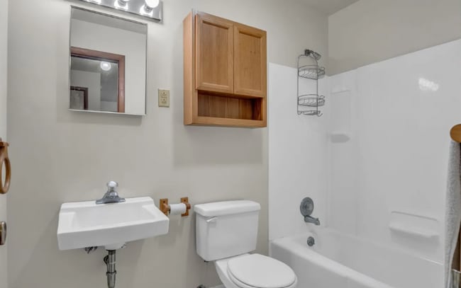 Building Photo - 4 Bedroom homestead on 6.68 acres