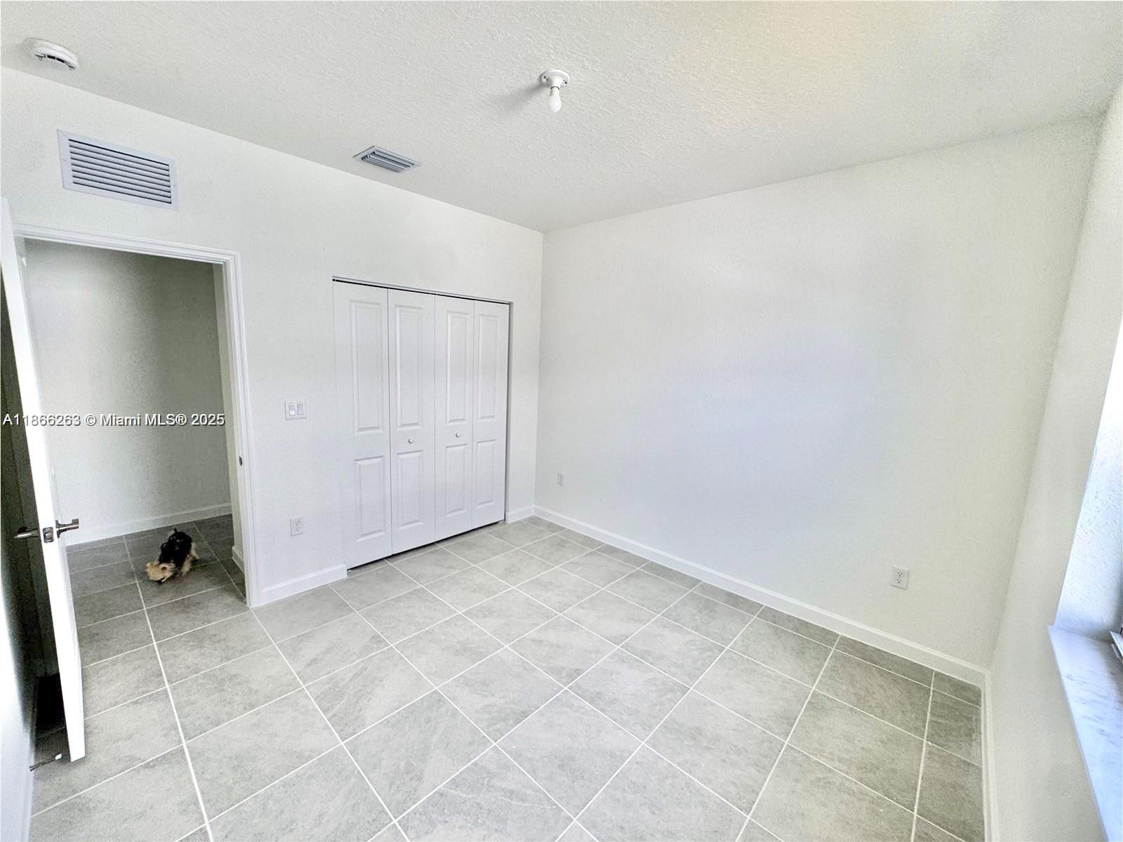 Building Photo - 2990 SE 23rd Ave