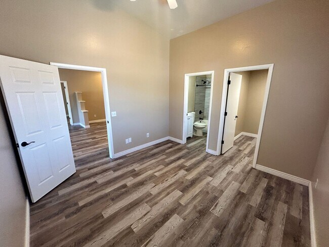 Building Photo - 5777 S Jacaranda Rd