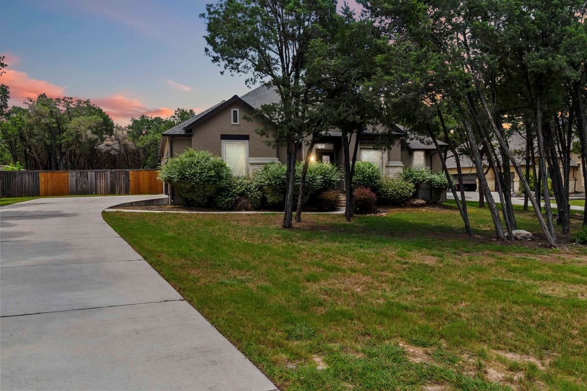 Building Photo - 944 Wilderness Oaks