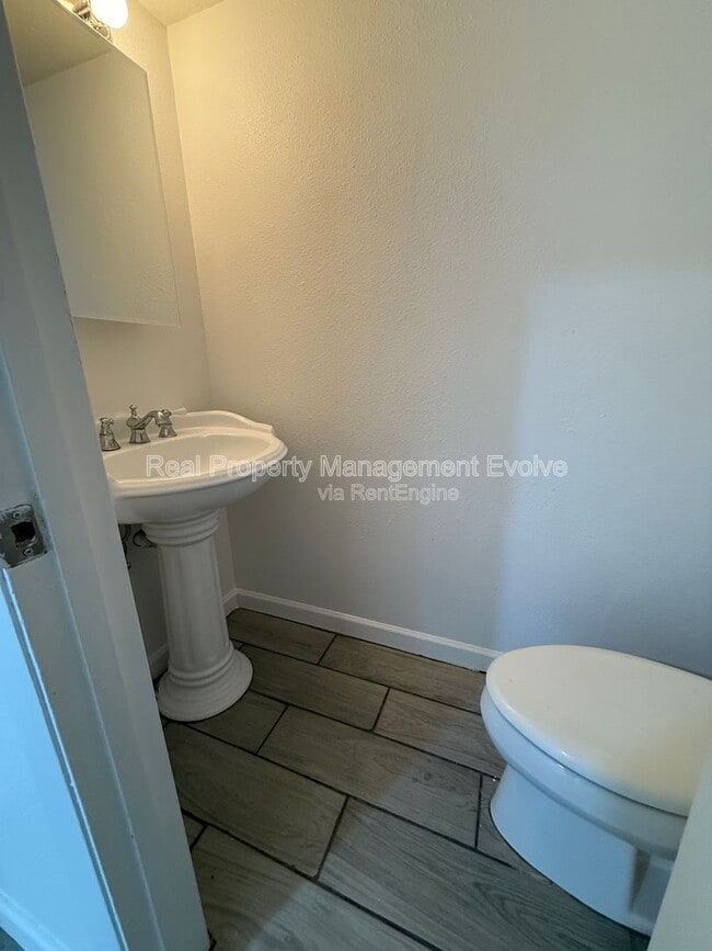 Building Photo - 4613 S Mill Ave