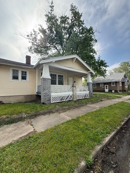 Building Photo - 328 N 18th St