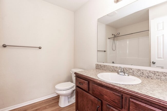 Building Photo - Spacious Duplex with Fenced Yard