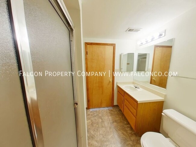 Building Photo - 2526 Elite Terrace