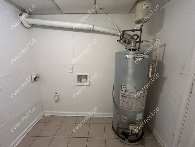 Building Photo - 3780 Cedar Hurst Way