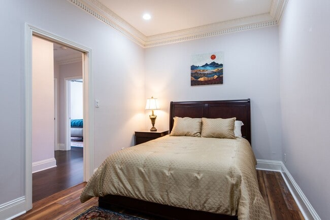 Building Photo - Furnished 3 bedroom/2bath Condo including Utilities!