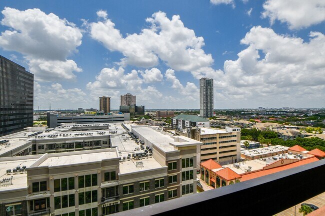 Building Photo - 5150 Hidalgo St