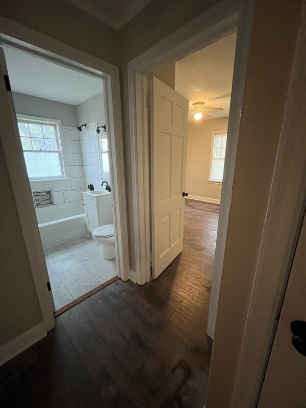 Building Photo - 1002 17th St