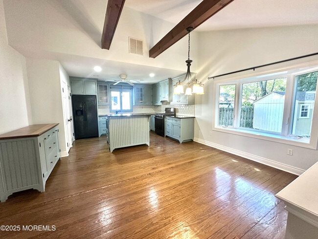 Building Photo - 426 Harnell Ave