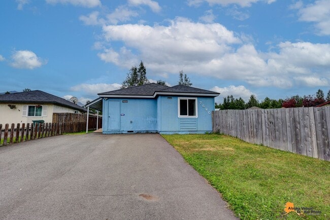 Building Photo - East Anchorage Home with In Unit Laundry a...