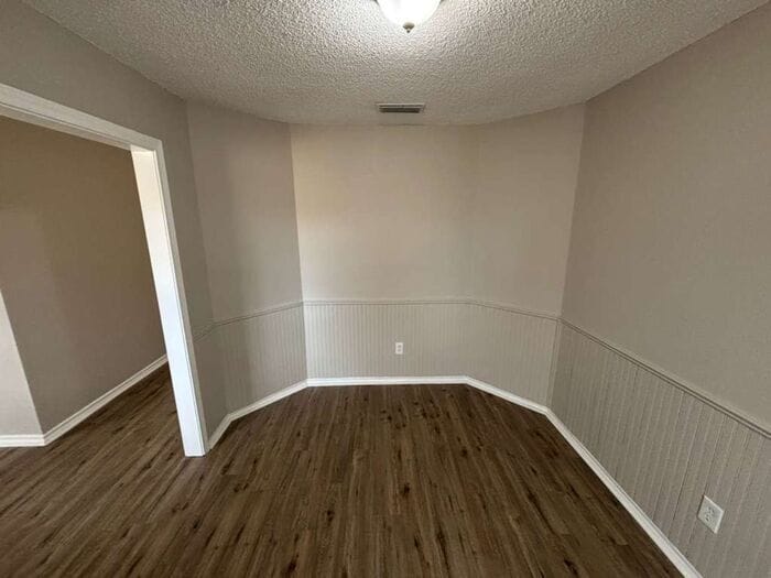 Building Photo - 1206 Devonshire Ln