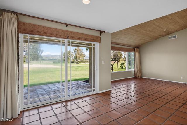 Building Photo - 1525 Fairway Dr