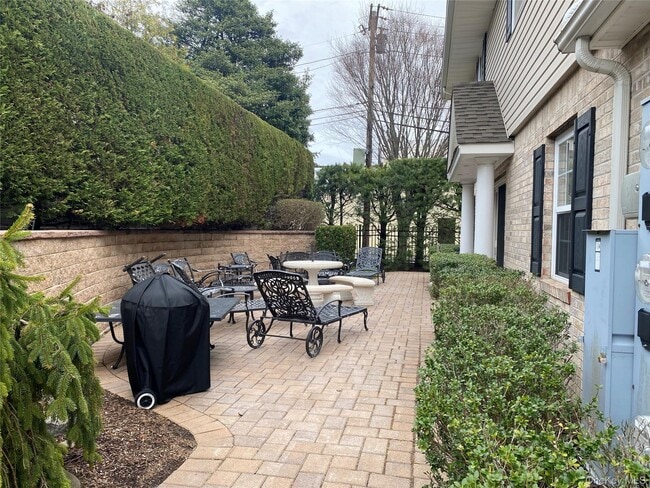 Building Photo - 7 Dominick Ct