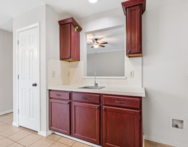 Building Photo - 1305 Minter Rd