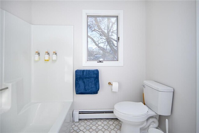 Building Photo - 262 Wood Hill Rd