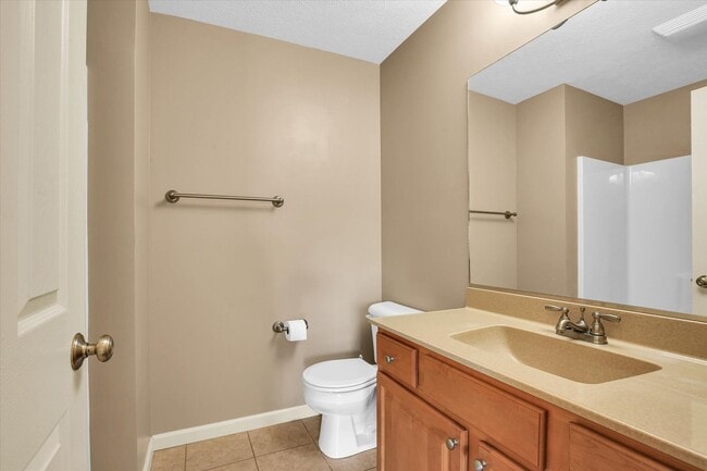 Building Photo - Updated 3 Bedroom Townhome in SW Champaign - Available 06/01/2026