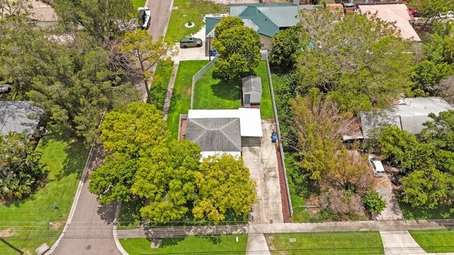 Building Photo - Cute 1 bedroom home with 2 patios and shed***MOVE IN JUNE 20TH****