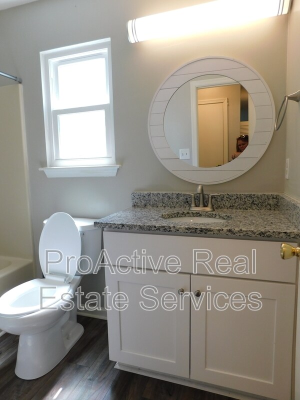 Building Photo - 1433 Drumheller Dr