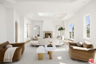 Building Photo - 1939 Stradella Rd