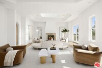 Building Photo - 1939 Stradella Rd