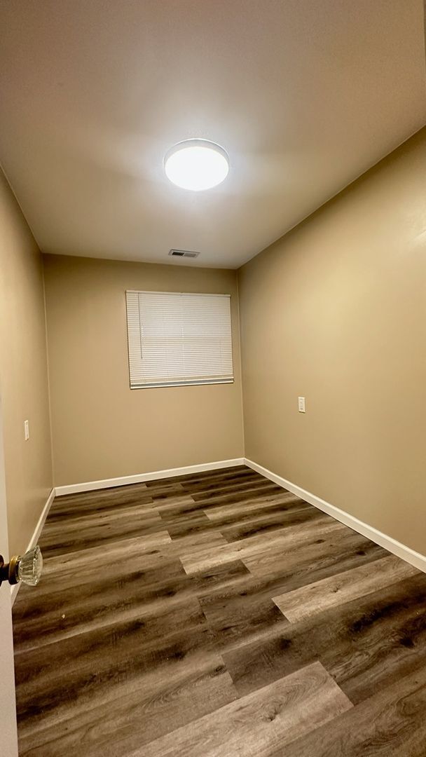 Building Photo - Great layout, cozy 3-bedroom, 1-bath house in a quiet neighborhood