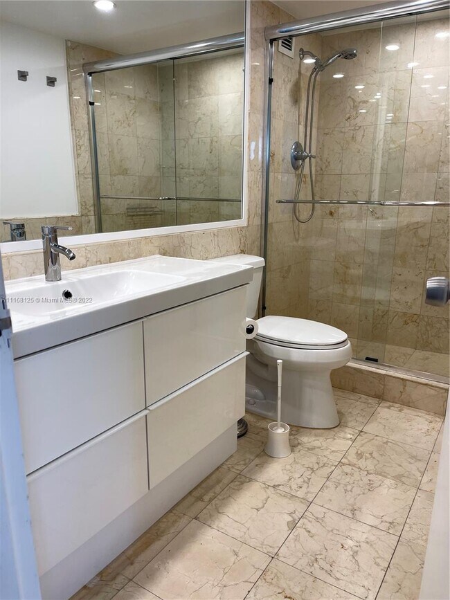 Building Photo - 5161 Collins Ave