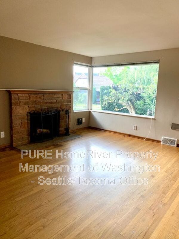 Building Photo - 2253 E Roanoke St