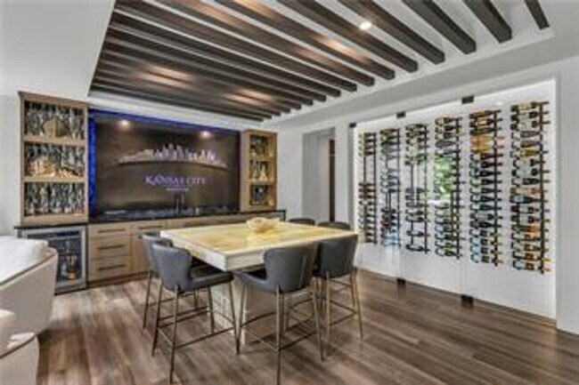 Building Photo - {5842} Luxury Rental in Forrest Ridge Esta...