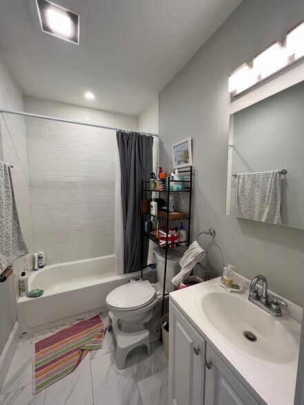 Building Photo - 305 Highland Ave