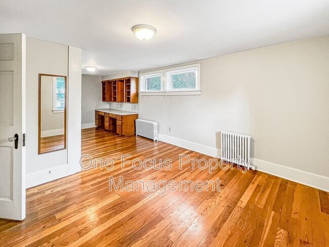 Building Photo - 25 N Glenbrook Ave