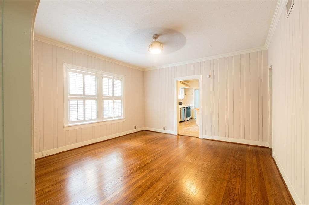 dining room looking into kitchen - 1212 Milford St