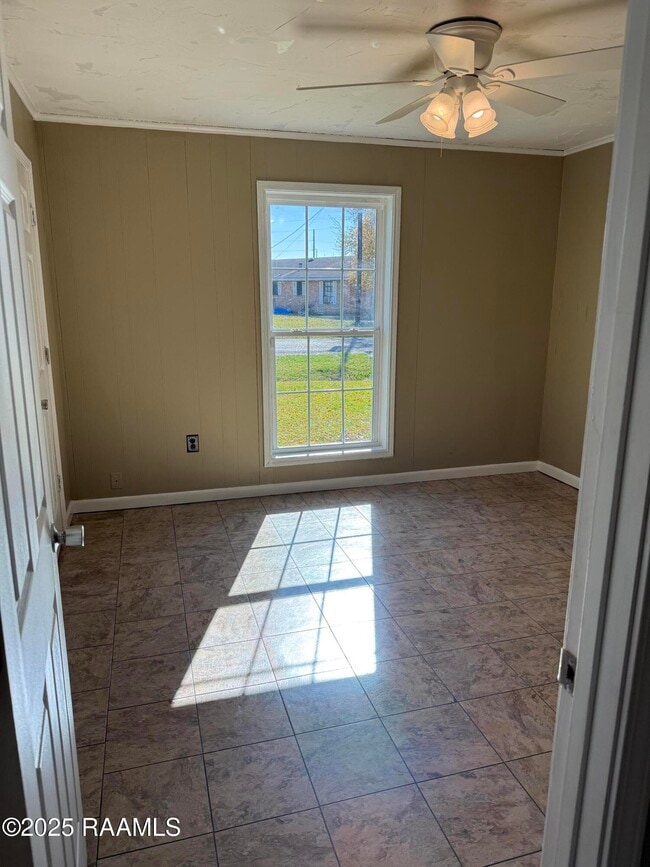 Building Photo - 2606 Brenda Dr