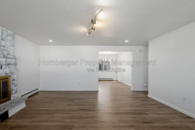 Building Photo - 2815 E 37th Ave