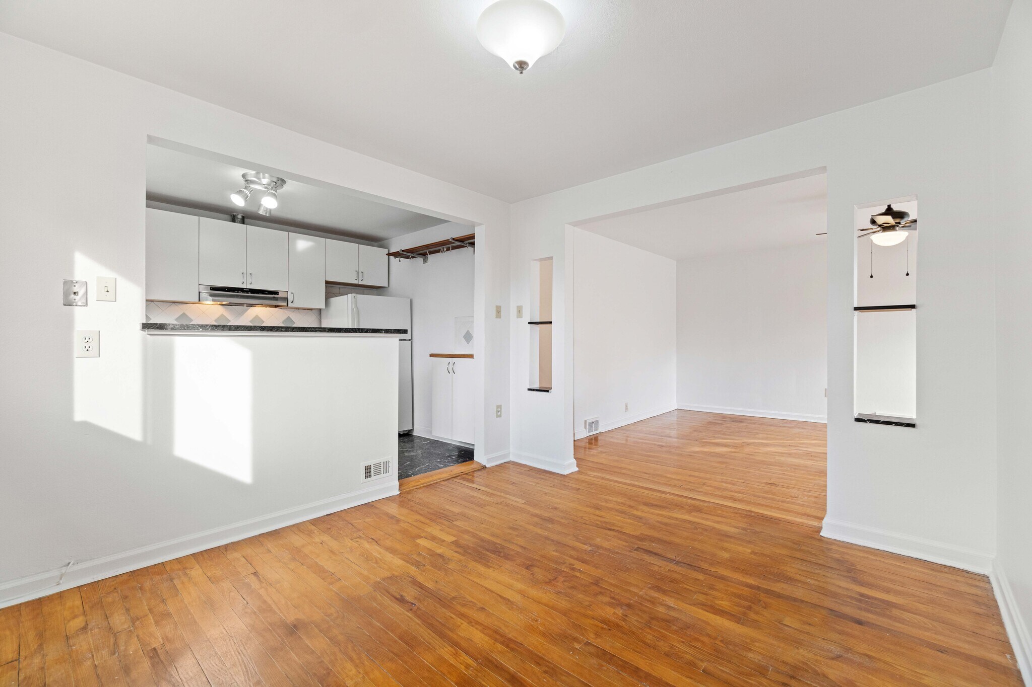 Unit 2 Dining Room - 6569 Rosemoor St