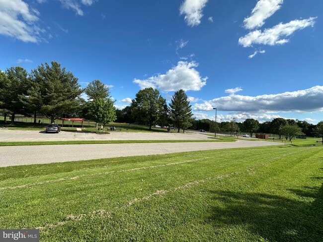 Building Photo - 3243 Stone Barn Dr
