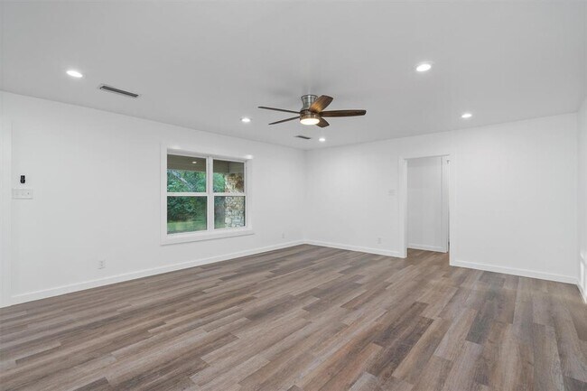 Building Photo - 11000 Ranch to Market Rd 1826