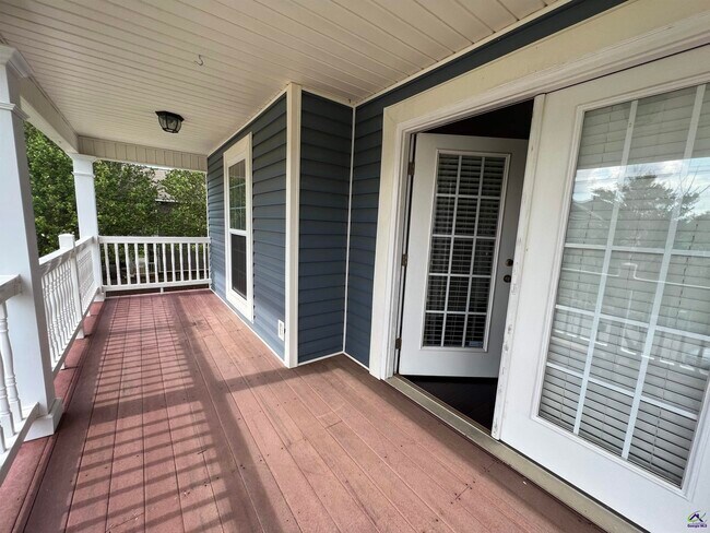 Building Photo - 206 Meyers Lake Dr