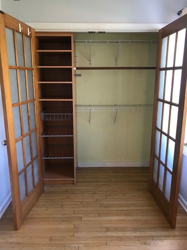 Building Photo - 11 Cherry St