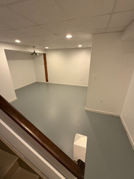 Building Photo - 48 Laurel Dr