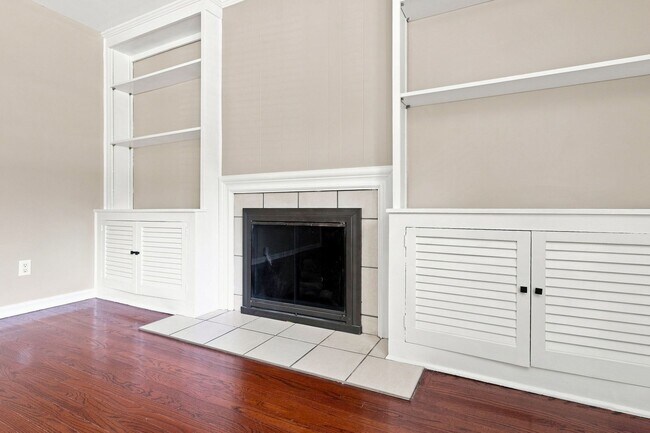 Building Photo - 912 Beechwood Rd