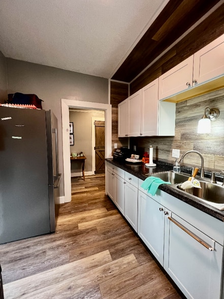 Building Photo - 420 High St